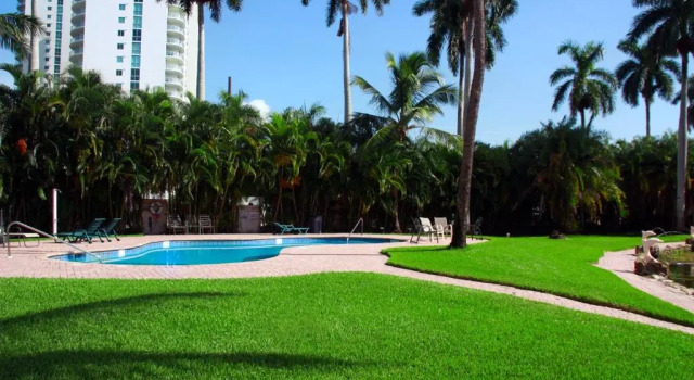 Rock Lake Resort, Забронировать Курортный отель Форт-Майерс Fort Myers Area, рядом с Imaginarium Hands-On Museum &amp; Aquarium‎