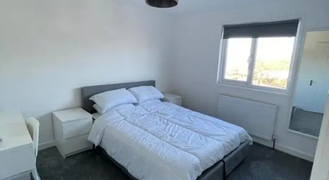Double Room with Private Bathroom in Basingstoke, Rezervați Hotel Basingstoke Hampshire