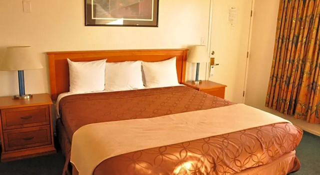 Номер Standard LAX Suites