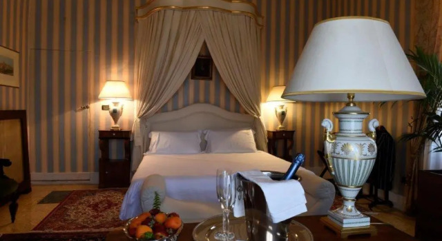 Suite Palazzo Cherubini-Pools & Wellness