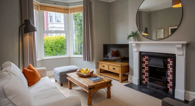 Sleek & Stylish Bristol Getaway With Garden