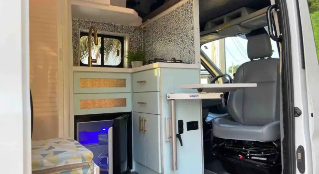 CampoMar Van Island Adventure on Wheels