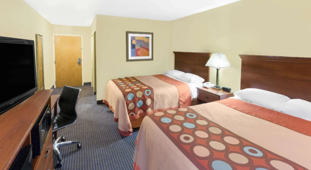 Четырёхместный номер Standard Super 8 by Wyndham Hattiesburg South