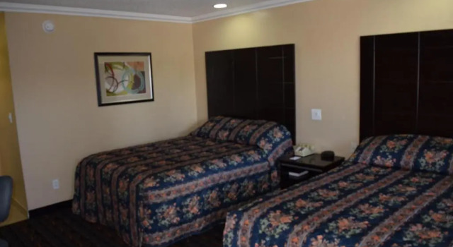 Четырёхместный номер Standard Studio 6 Suites San Bernardino, CA