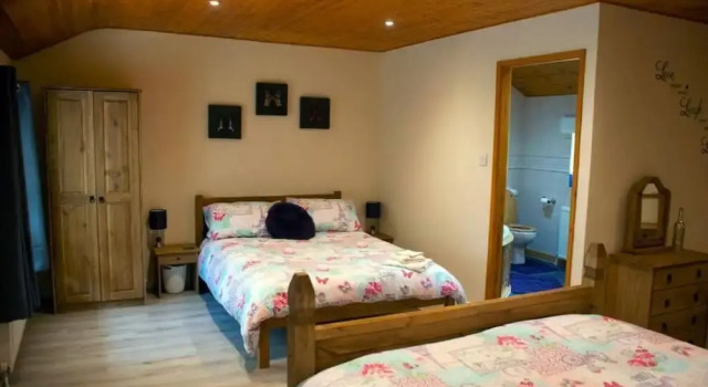 Snowdonia-3bedroom-2 Bathroom-petfriendly-garden