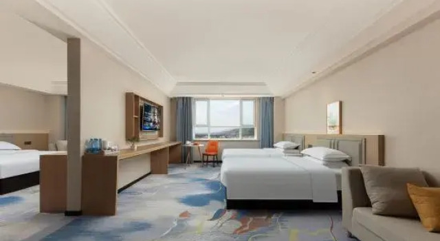 Семейный люкс Deluxe с видом на реку Days Hotel by Wyndham Xinyuan Nalati Airport