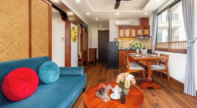 Люкс Luxury Evelyn Indochine Chic in Central Hanoi