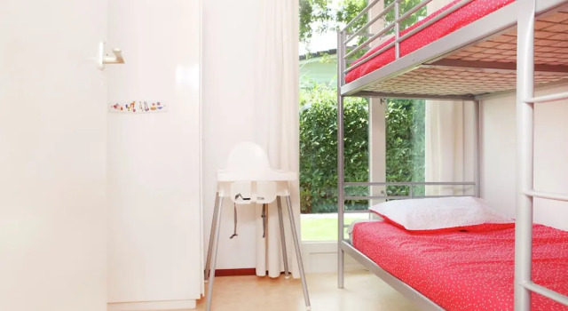 Comfortably Furnished Bungalow on Lake Veere, Book Hotel Kortgene 
