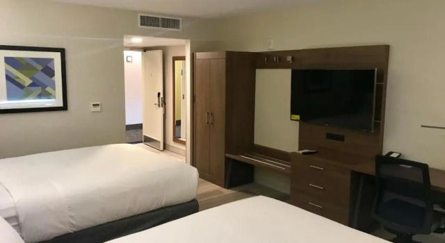 Четырёхместный номер Standard Holiday Inn Express & Suites Pasadena - Los Angeles by IHG