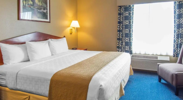 Люкс Garner Hotel Liberty Lake by IHG