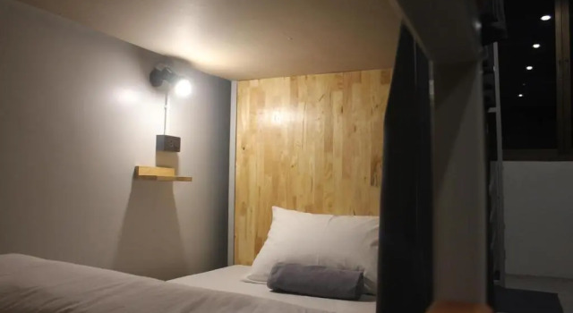 Кровать в общем номере (женский номер) Ekanek Hostel Bangkok - Adults Only
