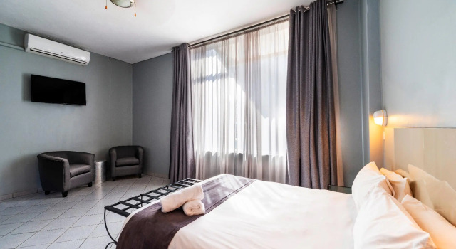 Supérieure double chambre N1 Hotel Samora Machel Harare