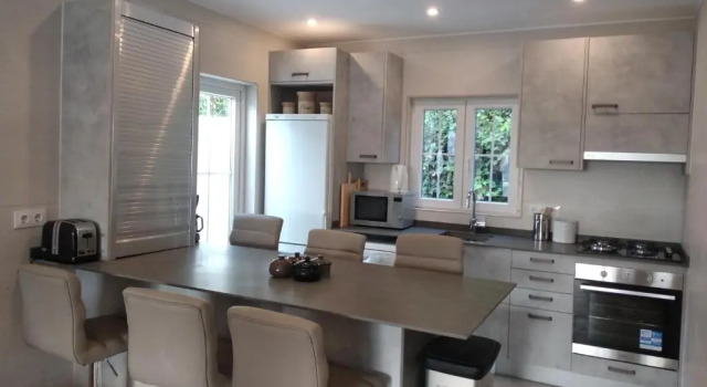 Коттедж с 4 комнатами Villa Rod,8p,airco,pool