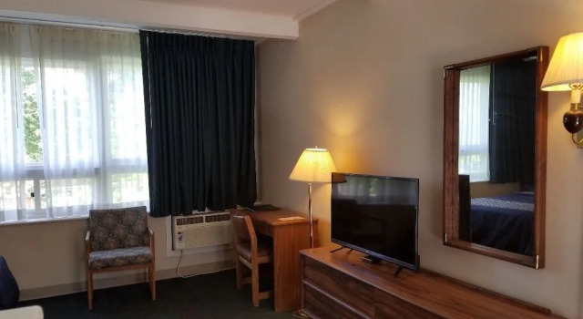 Люкс Travelodge by Wyndham Lake George NY