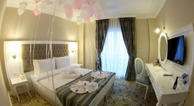 Номер Superior с балконом Luxor Garden Hotel