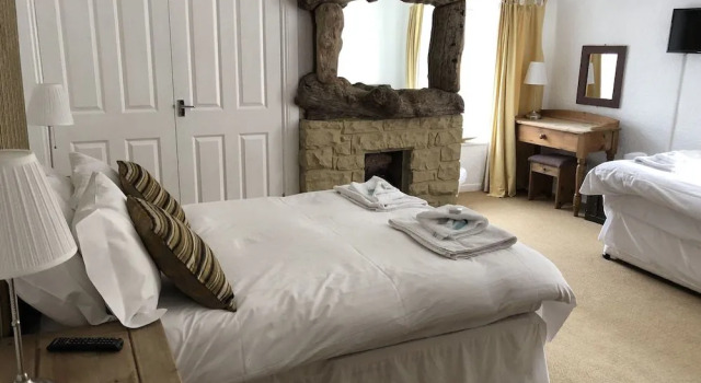 The Sun Inn Alnmouth, Забронировать Отель Отели в центре Алнмут с завтраком, отели в центре Алнмут с завтраком