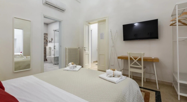 3142 B&b Incentro Comfort Suite - Family Suite by Barbarhouse, Забронировать Отель «постель и завтрак» Лечче Саленто, рядом с Museo Sigismondo Castromediano