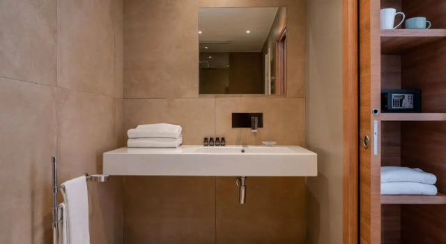 Полулюкс You & Me Beach Hotel