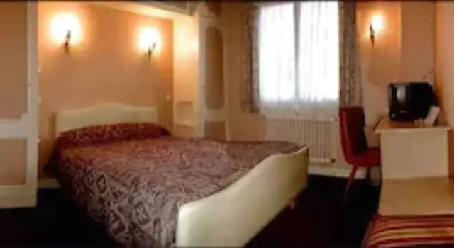 O'Bistrot Saint-Jacques, Prenota Affittacamere Hotel a Alvernia con parcheggio, Parcheggio