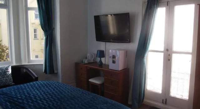 The Chequers Guest House