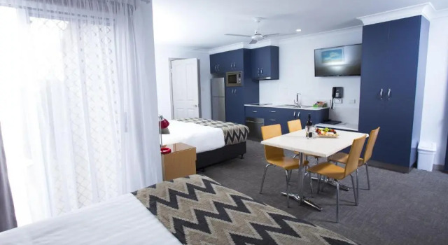 Семейный люкс Altitude Motel Apartments
