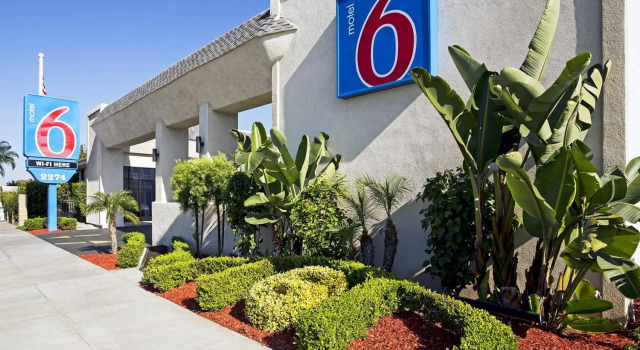 Motel 6 Newport Beach, Забронировать Мотель Ньюпорт-Бич Beach Cities Orange County