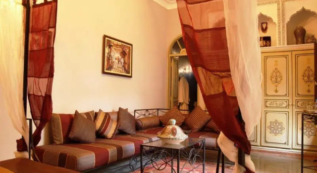 Camera Standard Riad Bamaga