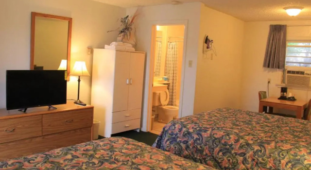 Sunrise Motor Inn, Забронировать Мини-отель Отели Коуди с бассейном, Бассейн
