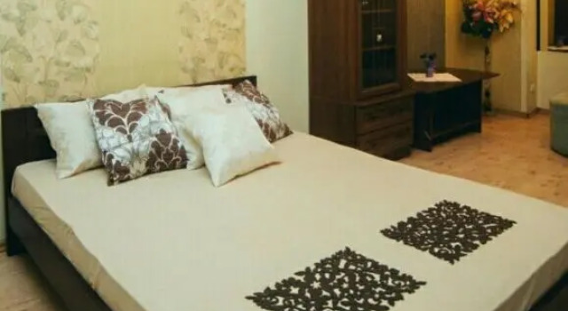 Apartment on Franka 2, Забронировать Апартаменты/квартира Отели Львова с парковкой, рядом с Львовская галерея Зелена канапа, Парковка