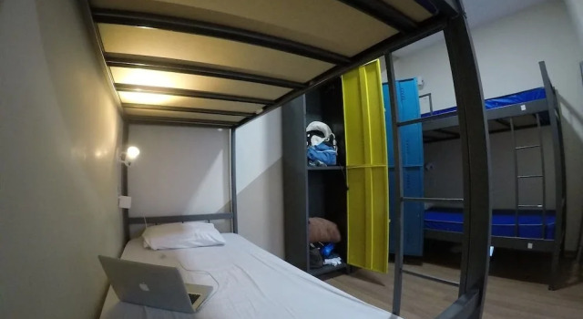 Кровать в общем номере с видом на внутренний двор Aurora Hostel Rio