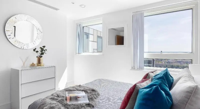 Lincoln Plaza Two-Bedroom Apartments