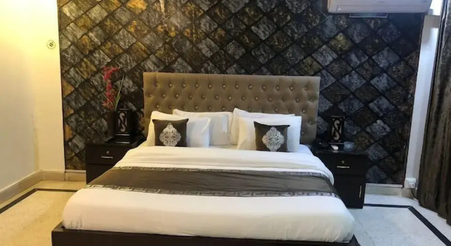 Двухместный номер Standard с балконом Muzaffarabad View Motel