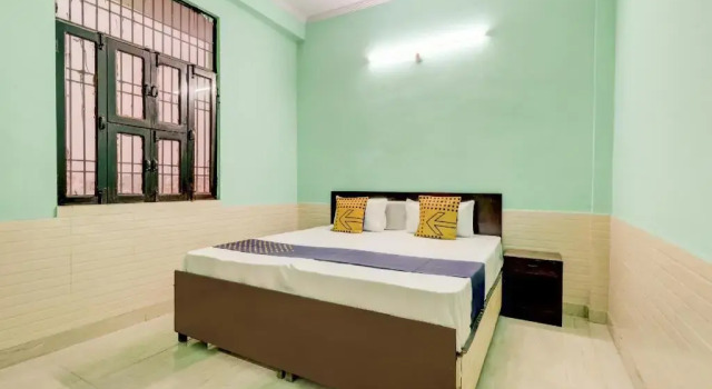 Hotel Moon by OYO Rooms