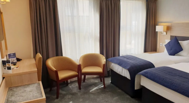 Трёхместный семейный номер Standard The Empress Hotel