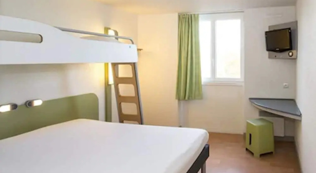 Трёхместный номер Standard ibis budget Lorient Hennebont