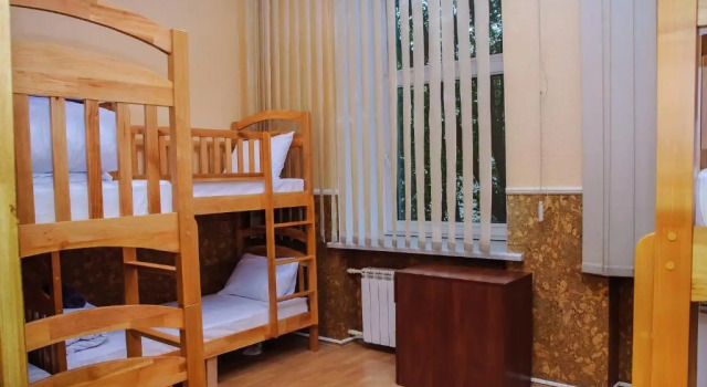 Кровать в общем номере (мужской номер) Golden Globus Hostel
