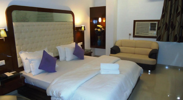 Hotel Sun Plaza, Забронировать Отель Анклешвар штат Гуджарат