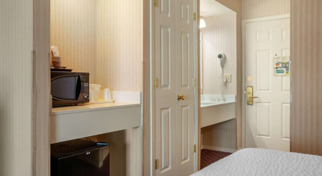 Четырёхместный номер Standard The Wisconsin Hotel & Conference Center