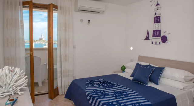 Al Faro Guest House, Забронировать Гостевой дом Отели Вьесте с парковкой, рядом с Vieste Harbour, Парковка