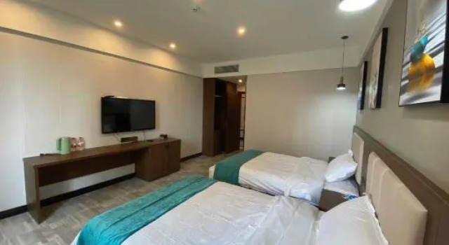 Yijia Hotel