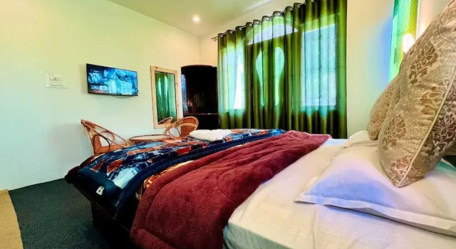 Hotel Golden Peak Sonamarg, Забронировать Отель Отели Джамму и Кашмира с парковкой, Парковка