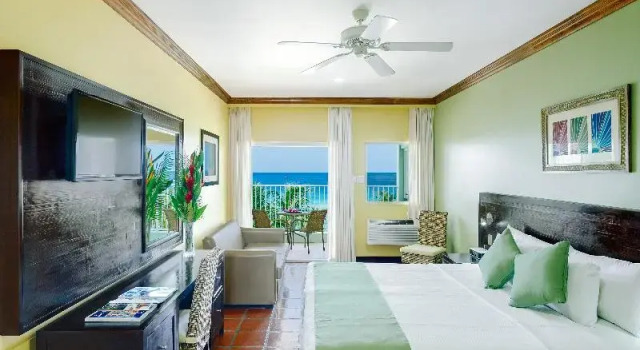 Двухместный номер Superior с балконом и oceanfront Coconut Court Beach Hotel