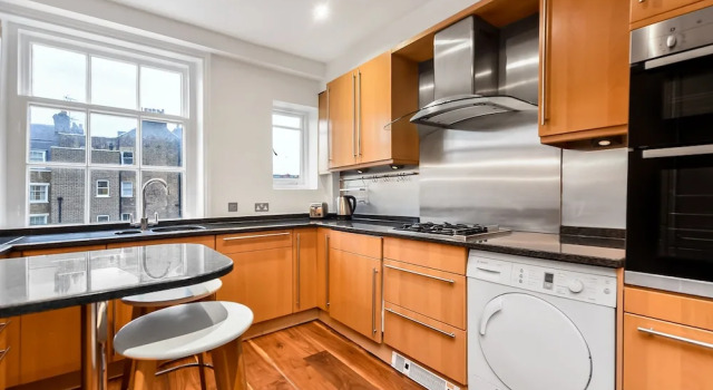Апартаменты Premium Montagu Square Apartments