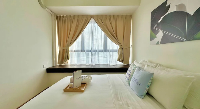 Апартаменты с 2 комнатами с балконом и с видом на море Country Garden Danga Bay NEO Suites