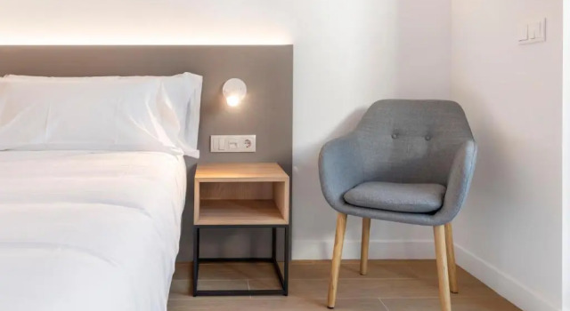 Двухместный номер Deluxe с балконом Hostal Antxitonea