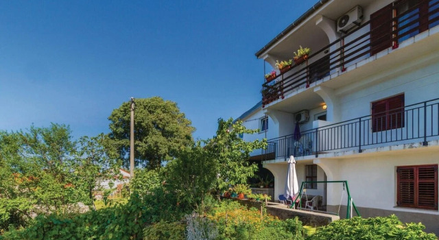 Amazing Apartment in Kostrena With 2 Bedrooms and Wifi, Забронировать Апартаменты/квартира Кострена Приморско-Горанская жупания