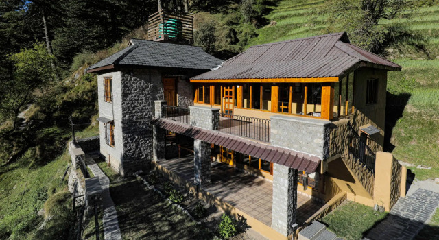 Barei Jungle Lodge, Rezerwuj Hotel Hotele w Chamba z parkingiem, Parking