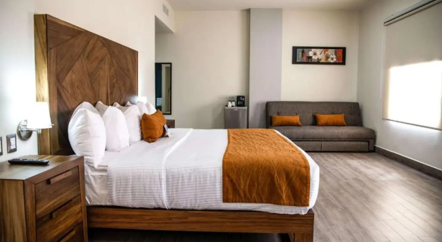 Люкс Comfort Inn Irapuato