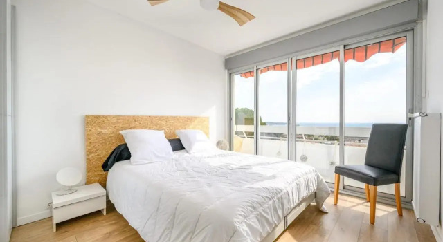 Bright Apt with Balcony And Sea View, Забронировать Апартаменты/квартира Антиб Приморские Альпы