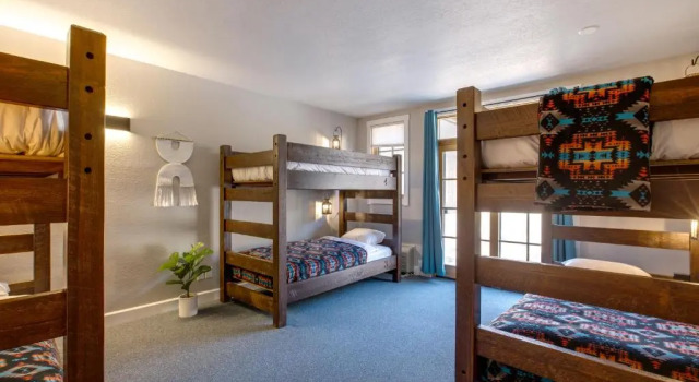 Кровать в общем номере The Bivvi Hostel Telluride